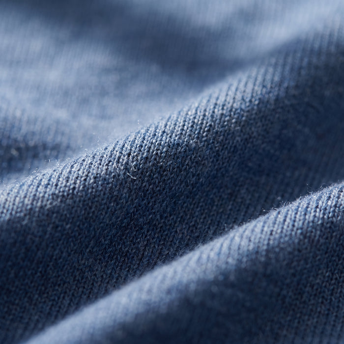Raglan Linen Short Sleeve Crew Neck fabric detail (100% linen) — Emanuel Berg