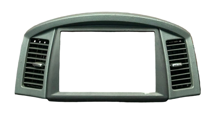 2005 - 2007 Jeep Grand Cherokee Interior Center Dash Radio Bezel Trim OEM