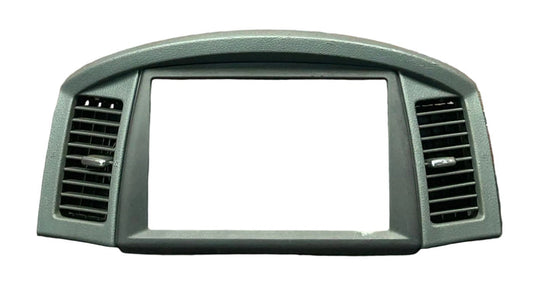 2005 - 2007 Jeep Grand Cherokee Interior Center Dash Radio Bezel Trim OEM