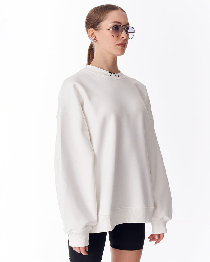 '777' Women's Oversized Designer Sweatshirt in White (4)