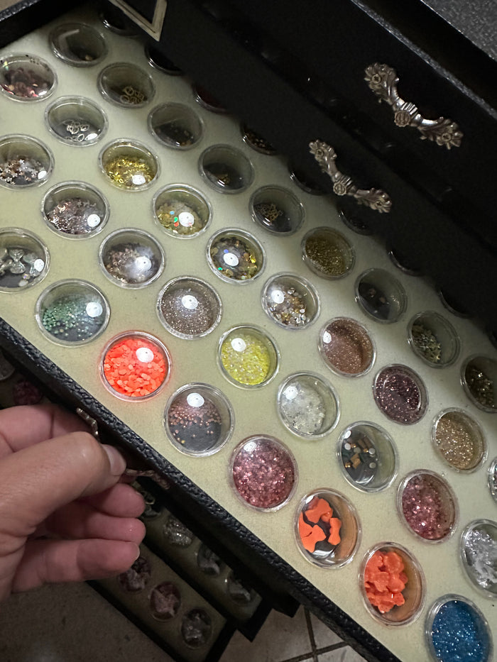 A very unique nail art display set from Korea - DEMO