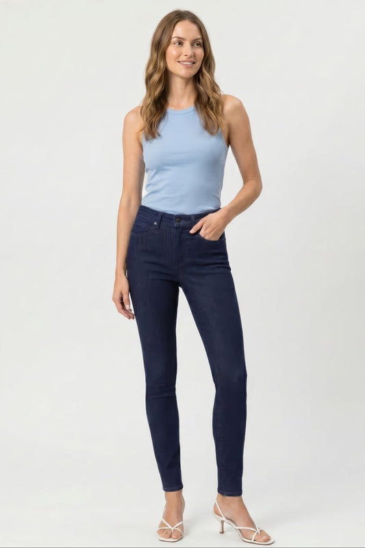 Ami Skinny Jeans In Petite - Rinse