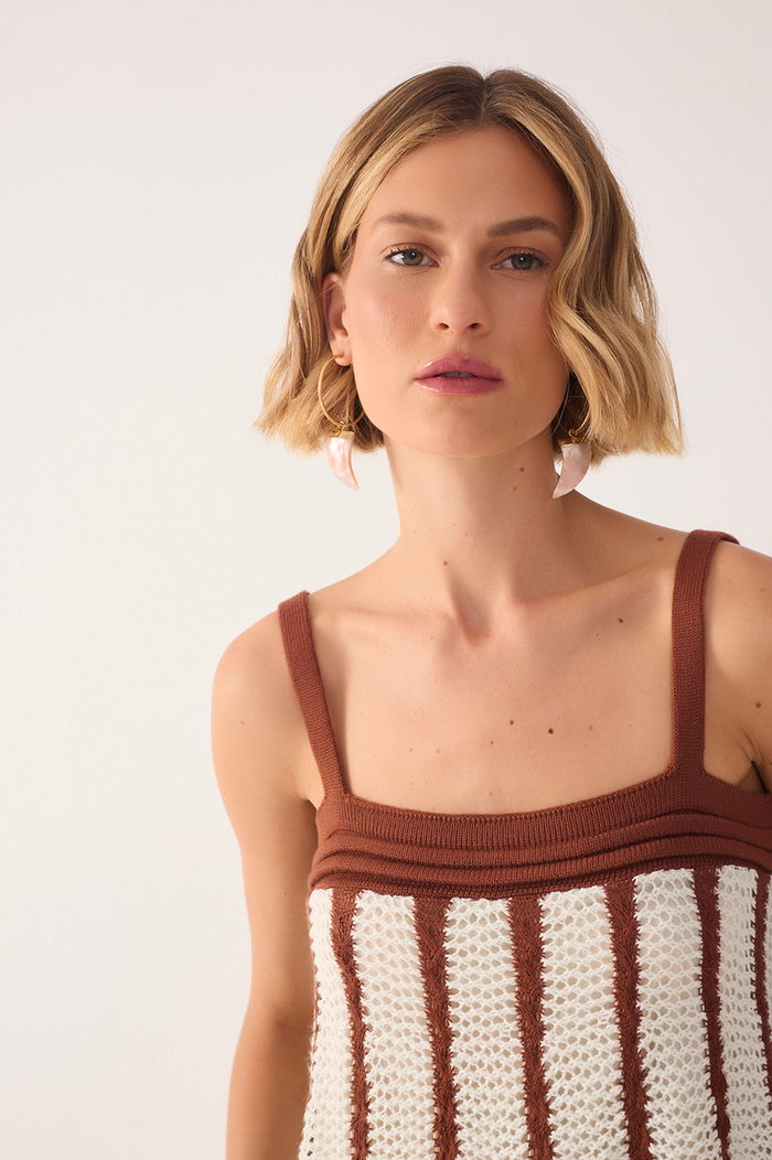 Bicolor Asymmetric Hem Tricot Blouse_4