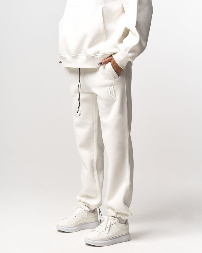 Insignio 3D Embroidered Designer Oversized White Hoodie Jogger Set (5)