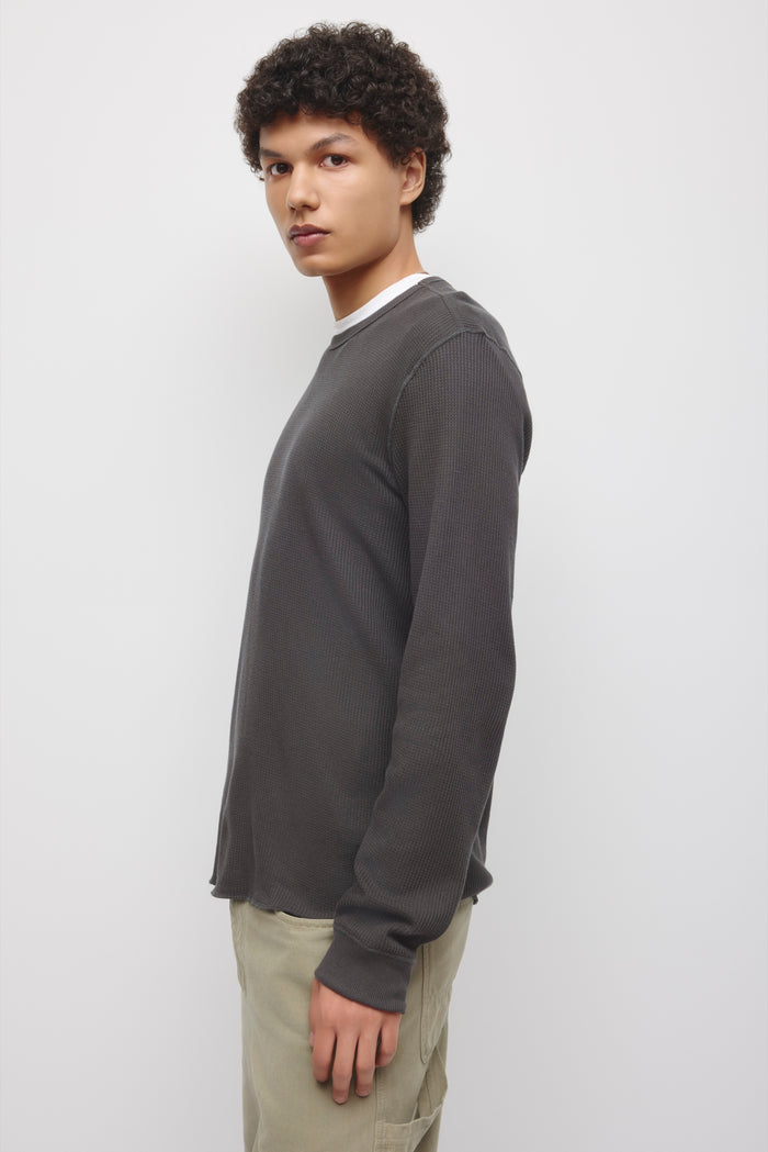 Men's Atlas Waffle Longsleeve in Almost Black