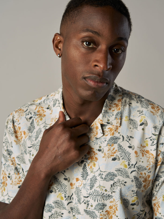 Modelshot / Offwhite Flower Print / Detail