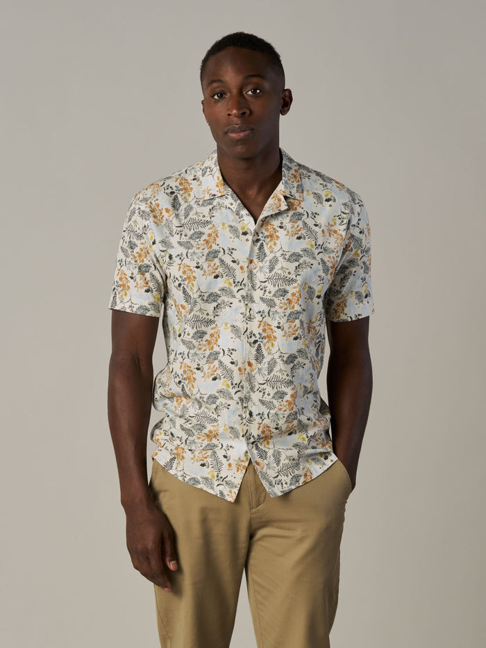 Modelshot / Offwhite Flower Print / Detail