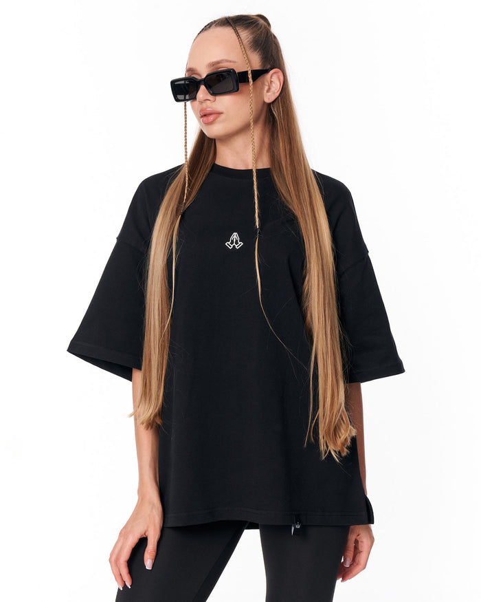Namaste Streetwear Black Oversized T-Shirt women’s oversized streetwear look