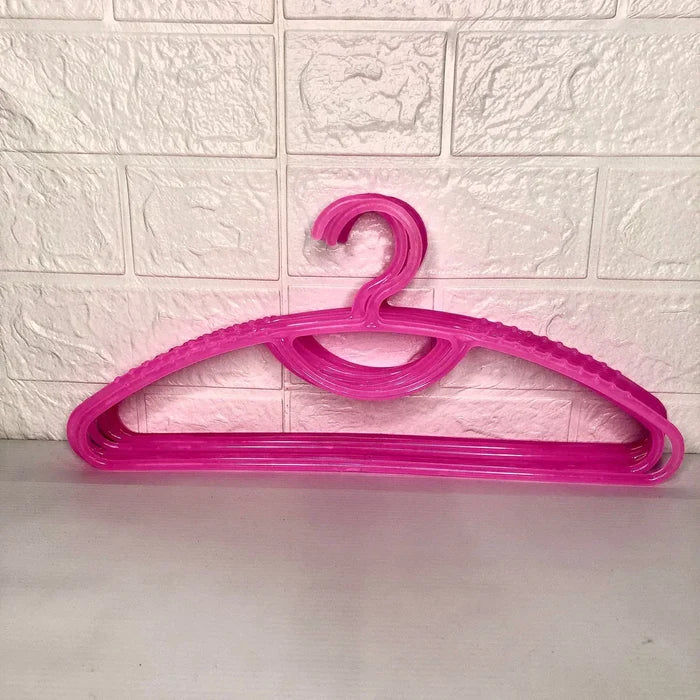 Pack Of 6 - Plastic Clothes Hanger