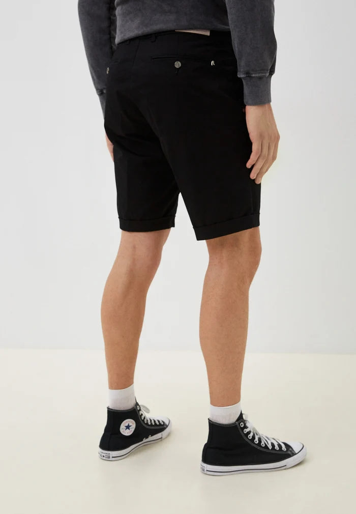 PÁNSKÉ CHINO KRAŤASY ÚZKÉHO STŘIHU Z ELASTICKÉHO GABARDÉNU
