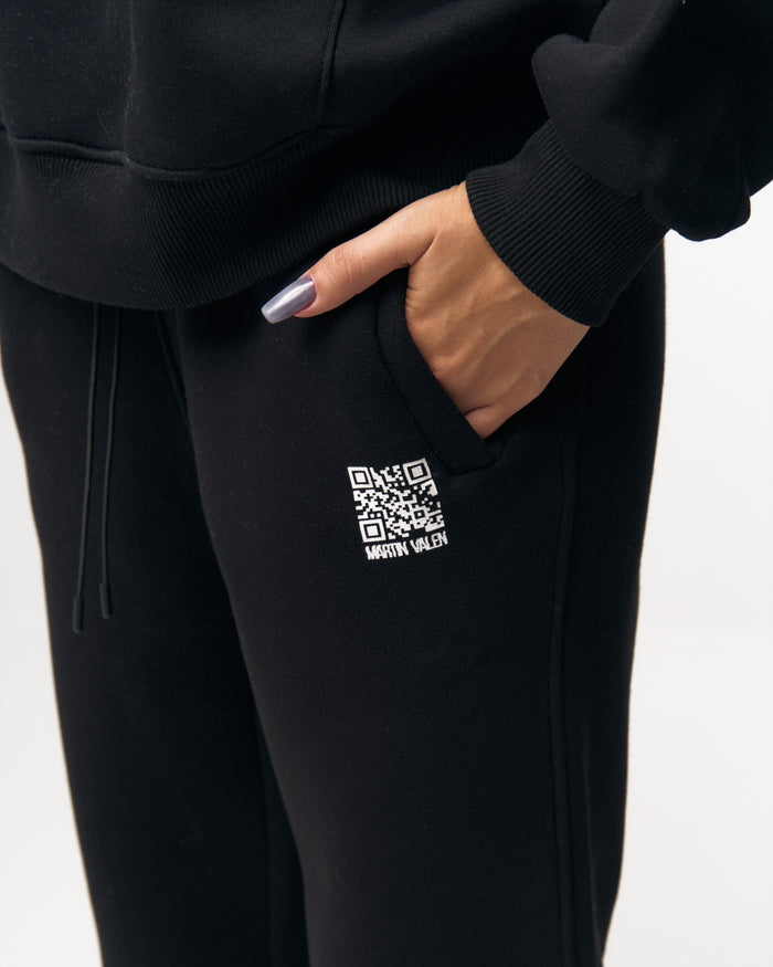 Sigilio QR Printed Oversized Black Hoodie Jogger Set (6)