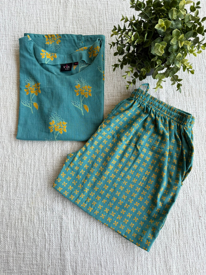 Size 40 cotton night top and shorts