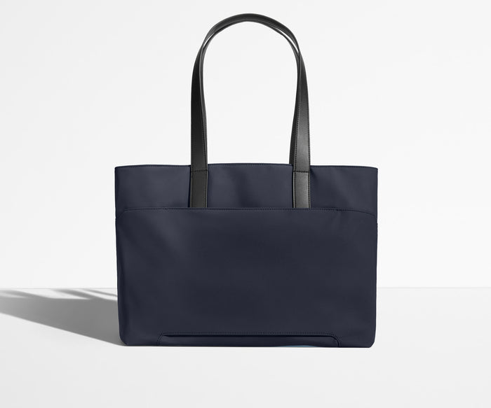 Trolley sleeve on the bag of the Everywhere Tote