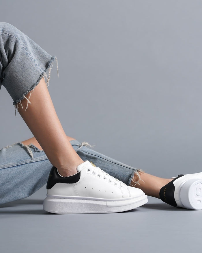 Women's Crowned Chunky Sneakers Shoes White-Black (5)