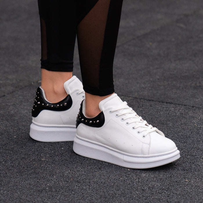 Women's Hype Sole Thorn Sneakers In White (6)