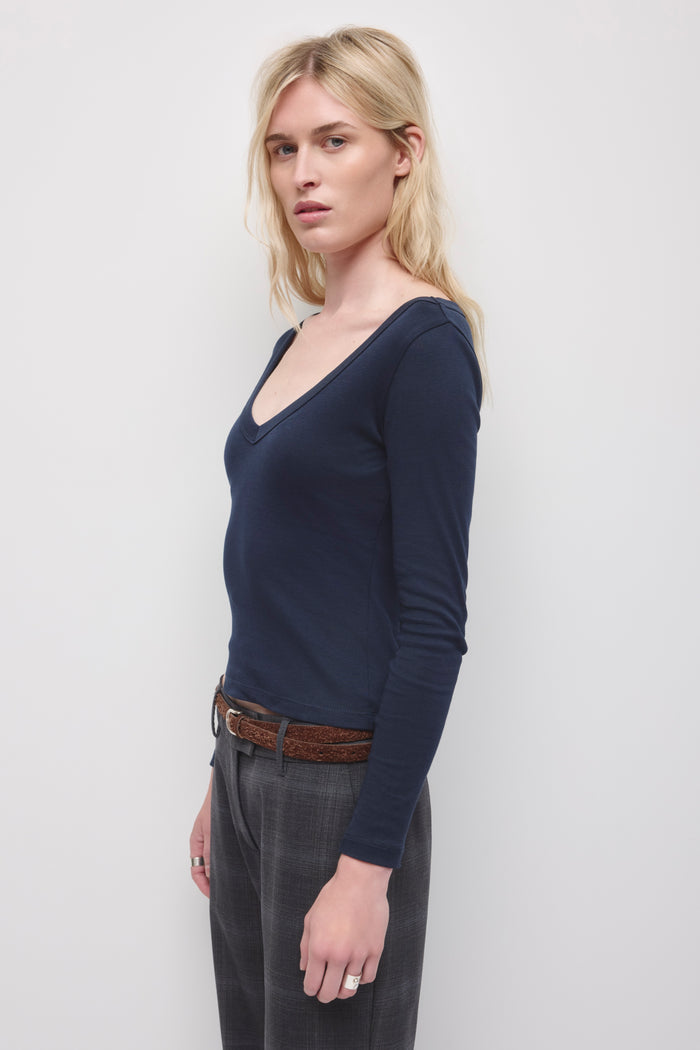Women's Low V-Neck Longsleeve in Deep Ocean