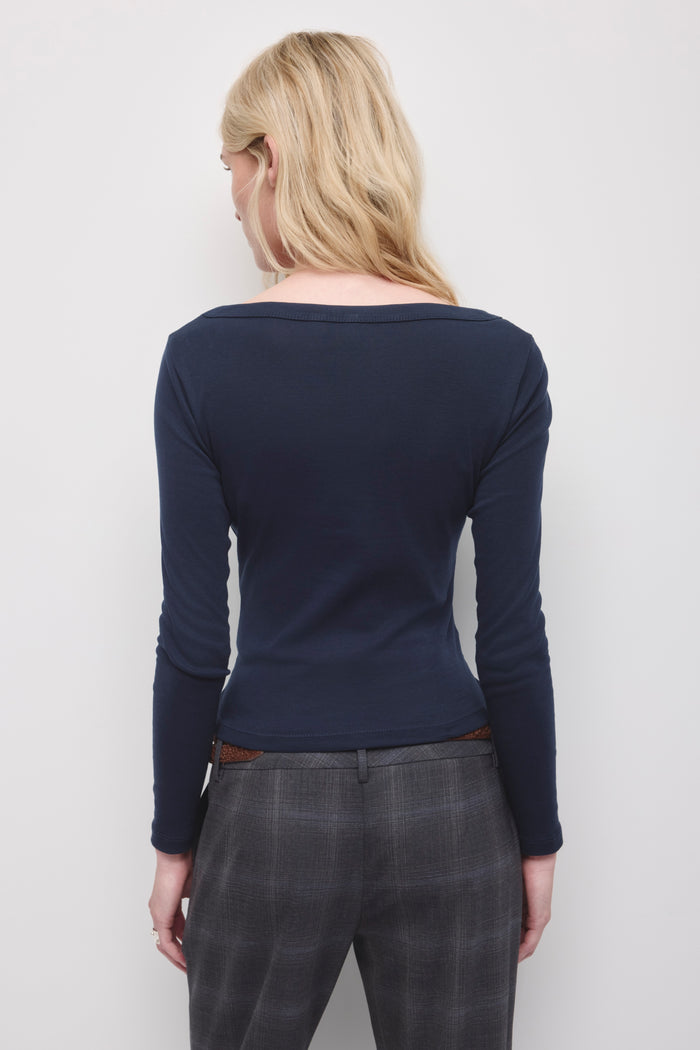 Women's Low V-Neck Longsleeve in Deep Ocean