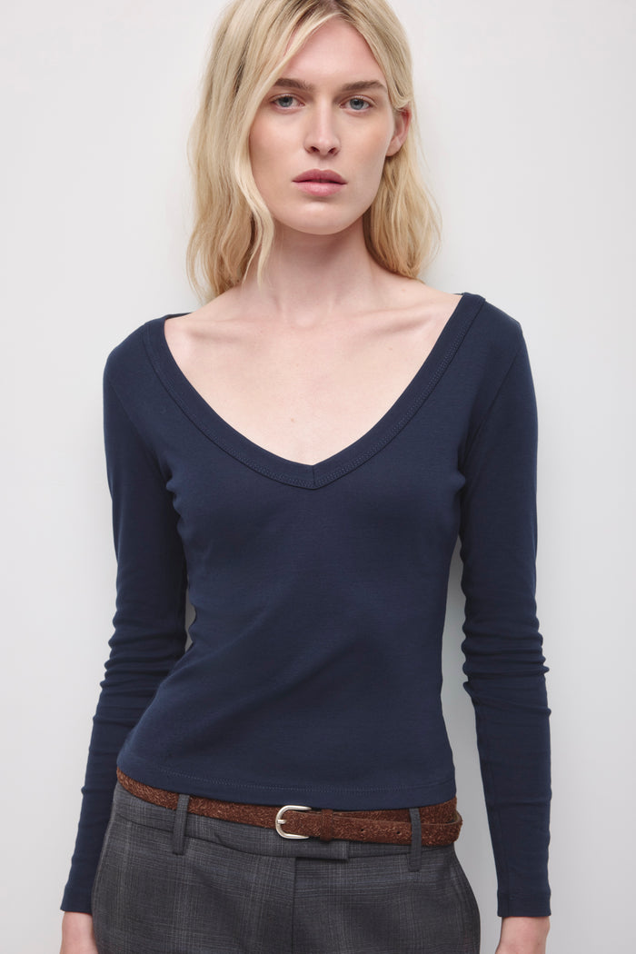 Women's Low V-Neck Longsleeve in Deep Ocean