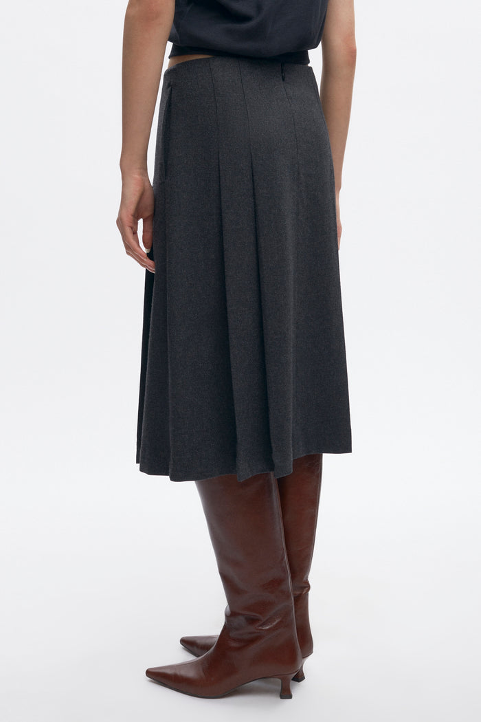 Women's Muna Pleated Midi Skirt in Charcoal